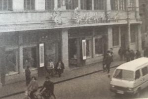 服装店起名字大全免费（服装店起名字大全免费女）