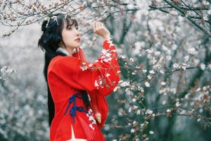 小说穿越少女给头痛欲裂的太子送上一颗止痛药吃了马上就不疼