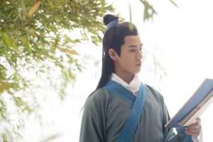 小说继妹与继母在王爷面前说穿越女坏话，王爷怒了一起掌嘴