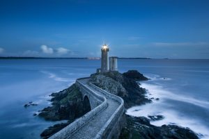 汀字取名男孩有寓意(为属兔男孩有水有草的名字)